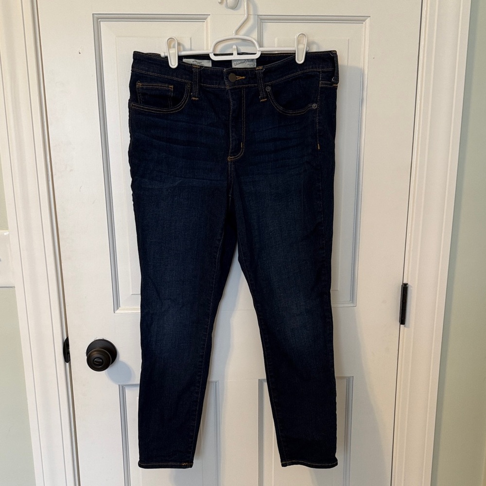 Universal Thread Navy Women's Skinny Jeans